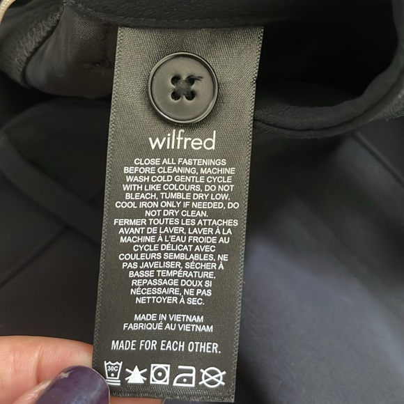 Aritzia Wilfred Project Multi Pocket Crepe Cargo Pants Black Women Size 2 - Picture 8 of 8